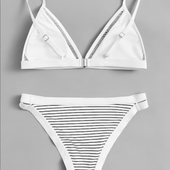 Bikini - Picture 2 of 2